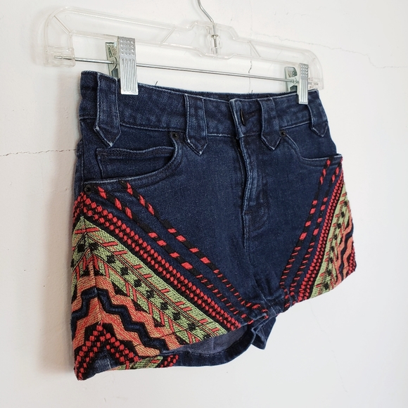 BDG Southwest Tribal Embroidered Shorts 24 - Picture 3 of 11